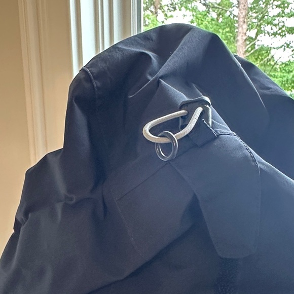 Marmot Gore Tex Women's Black Hooded Rain Jacket, Size Small, Like New - Picture 4 of 13